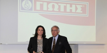 21/04/2016 - Anthos Aravositou and JOTIS Farina  were distinguished at the "Century Brands" exhibition .