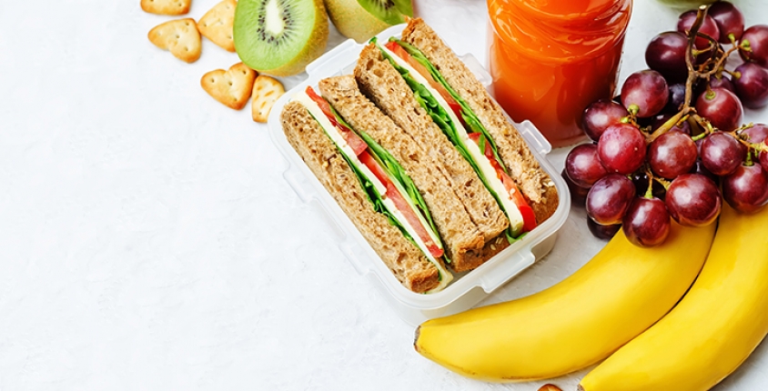 How many meals should an infant have in a day? 